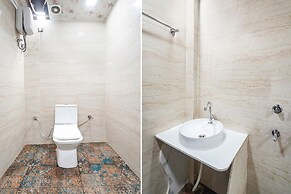 Fabhotel The Oak Tree