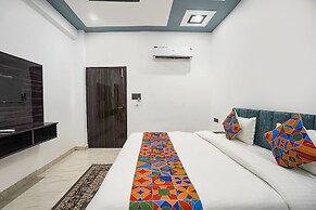 Fabhotel The Oak Tree