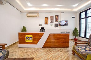 Fabhotel The Oak Tree