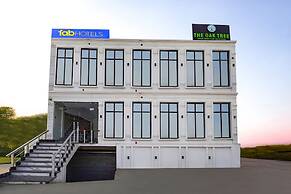 Fabhotel The Oak Tree