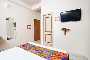 FabExpress La Palma Residency