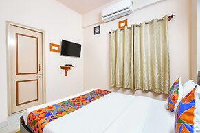 FabExpress La Palma Residency