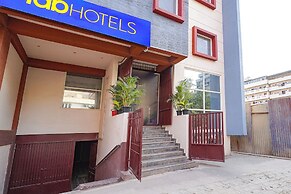 FabExpress La Palma Residency