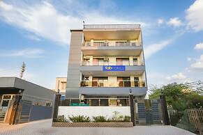Fabhotel Rr Premium