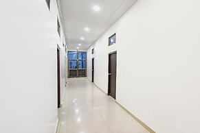 Fabhotel Jayaditya Palace