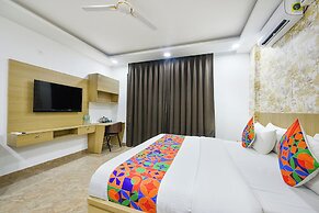 Fabhotel Luxe 8 Stayz