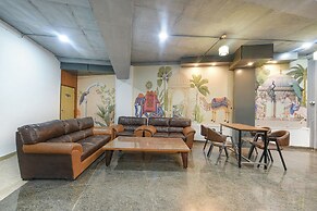 Fabhotel Luxe 8 Stayz