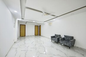 Fabhotel Luxe 8 Stayz