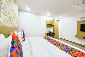 Fabhotel Luxe 8 Stayz