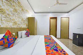 Fabhotel Luxe 8 Stayz