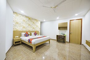 Fabhotel Luxe 8 Stayz