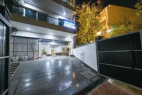 Fabhotel Luxe 8 Stayz