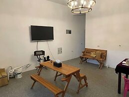 Grand Whale B&B Green Island