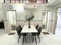 Arte Cheras Luxury Suites by TheStayHub