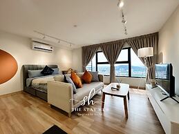 Arte Cheras Luxury Suites by TheStayHub