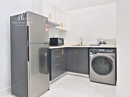 Arte Cheras Luxury Suites by TheStayHub