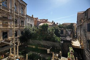 Cathedral Palace by DuHomes