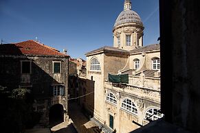 Cathedral Palace by DuHomes