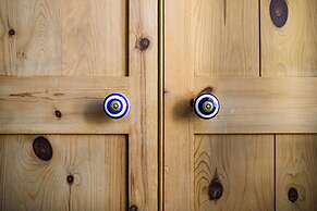 Cathedral Palace by DuHomes