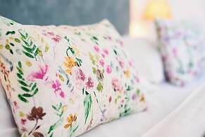 Cathedral Palace by DuHomes