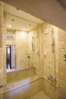 Cathedral Palace by DuHomes