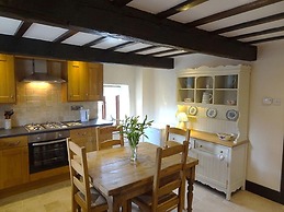 Oakworth Charm Barn Cottage - 3 Bedrooms