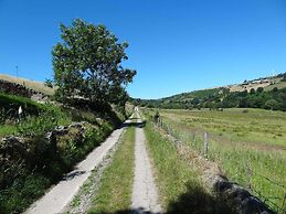Oakworth Charm Barn Cottage - 3 Bedrooms