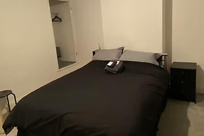 Cosy 2 Bed House - Sleeps 3, Parking & Garden