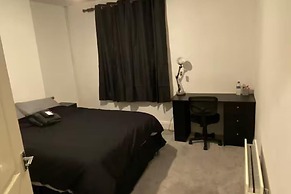 Cosy 2 Bed House - Sleeps 3, Parking & Garden