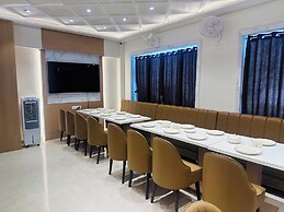 Hotel Deep Palace
