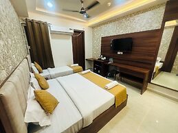 Hotel Deep Palace