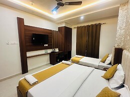Hotel Deep Palace