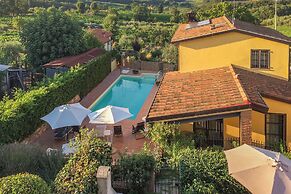 Francigena Pergola Apartment Shared Pool
