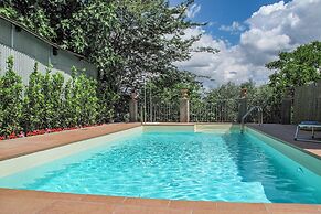 Francigena Pergola Apartment Shared Pool