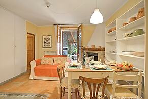 Francigena Pergola Apartment Shared Pool