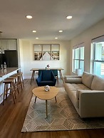 NEW Stunning Home-close to Beaches-pet Friendly