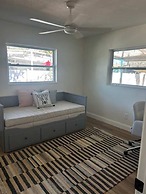 NEW Stunning Home-close to Beaches-pet Friendly