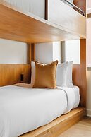 FOUND Hotel Chicago River North