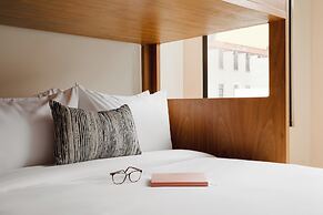 FOUND Hotel Chicago River North