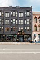 FOUND Hotel Chicago River North