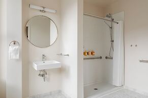 FOUND Hotel Chicago River North