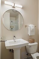 FOUND Hotel Chicago River North