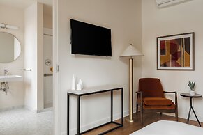 FOUND Hotel Chicago River North