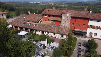 Elliot Osteria e Dormire in Collina