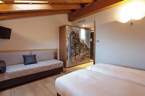 Elliot Osteria e Dormire in Collina