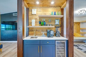 Canal-front Gem w/ Hot Tub, Foosball in Cape Coral