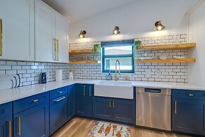 Canal-front Gem w/ Hot Tub, Foosball in Cape Coral