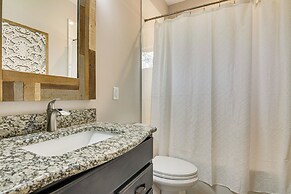 Steps to Lake Wylie: Cozy Clover Apartment
