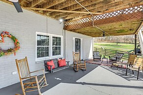 Rustic Cowboy Ranch Retreat: Stay Near Nashville