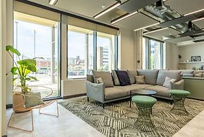 Student Only Winfield Court